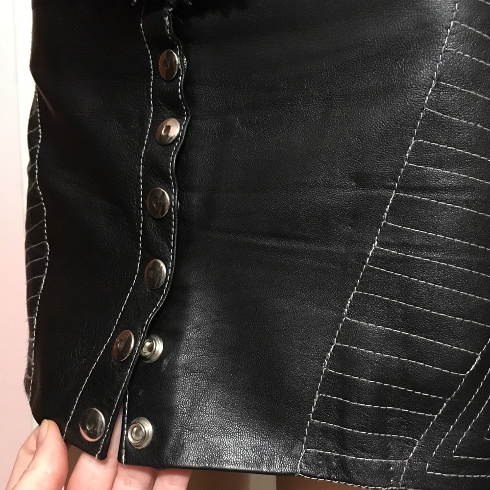 Custom made butter Leather Mini Skirt - Picture 3 of 9